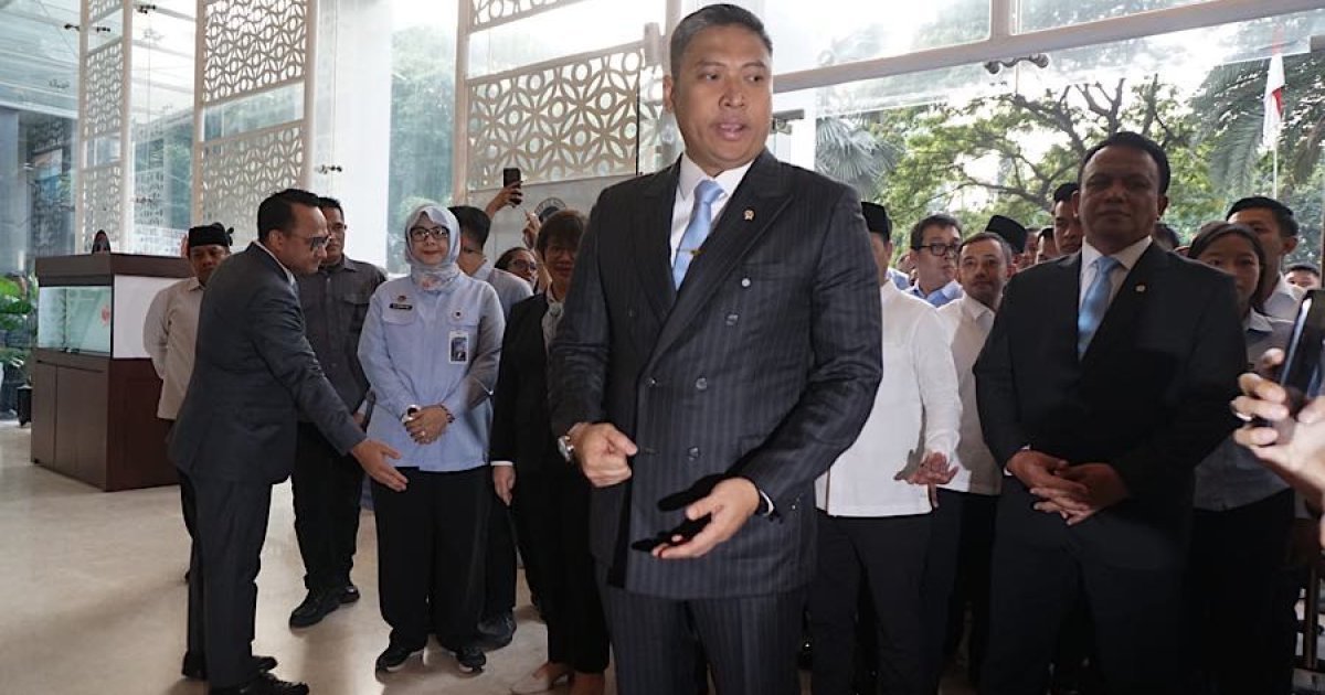 Kepala Badan Gizi Nasional (BGN) Sudaryono tiba di Kantor BGN, Jakarta, Rabu (22/7/2026). (Bloomberg Technoz/Andrean Kristianto)