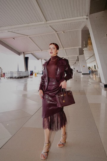 Ilustrasi: Kilau Kemewahan Tasya Farasya: Analisis Gaya OOTD dengan Koleksi Branded Bernilai Fantastis