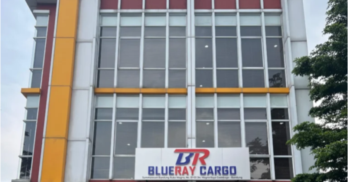 Sebuah kantor karco ekspor impor PT Blue Ray, tersangkut OTT KPK di Lampung. (Foto net)