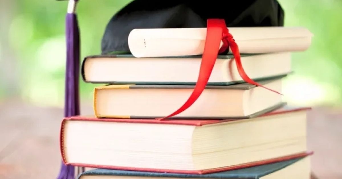 Viral seorang mantan penerima beasiswa LPDP memamerkan paspor Inggris miliknya, hingga tuai kecaman netizen (Foto: Istimewa)