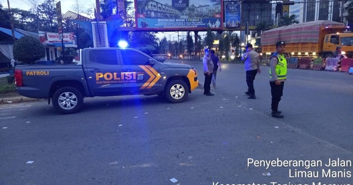 Personil polresta deliserdang melaksanakan patroli subuh di bulan Ramadhan