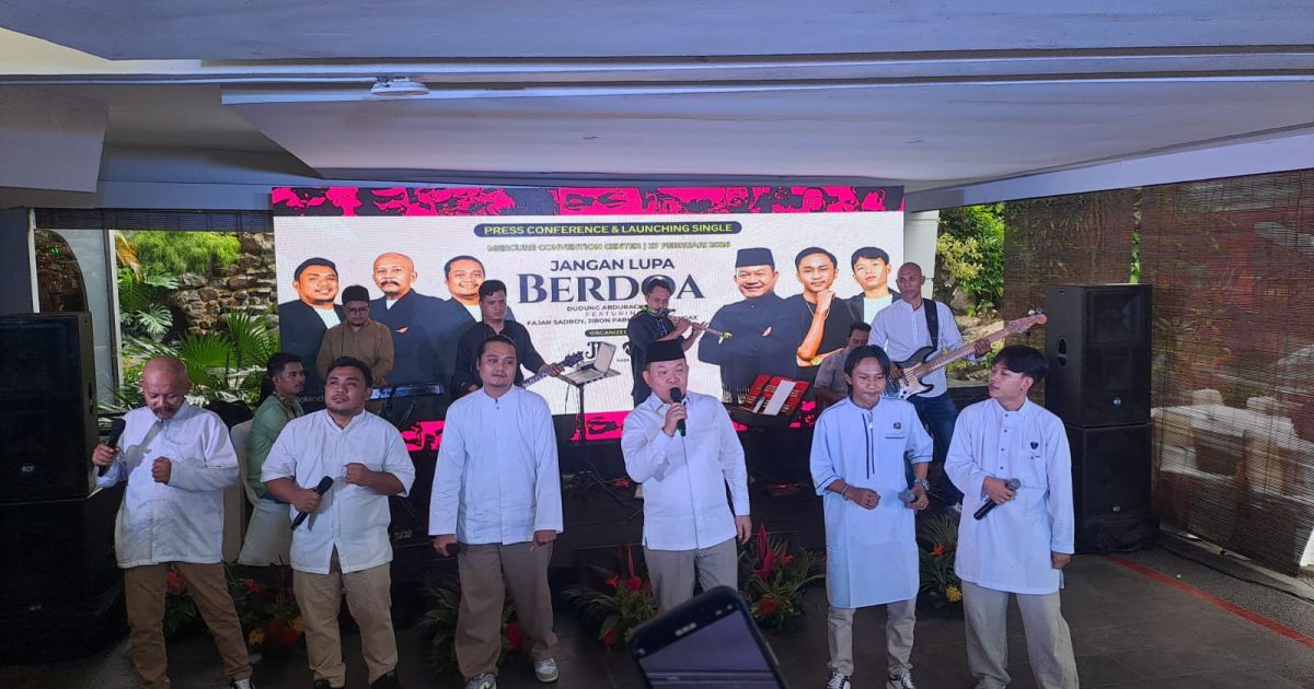 Jendral (P) Dudung Abdurrachman merilis lagu religi/ Arif Ferdian.