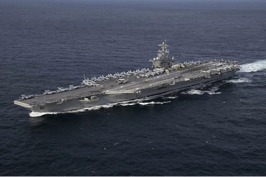 Iran klaim empat rudalnya hantam kapal induk USS Abraham Lincoln, tapi dibantah militer AS. Foto/Wikipedia