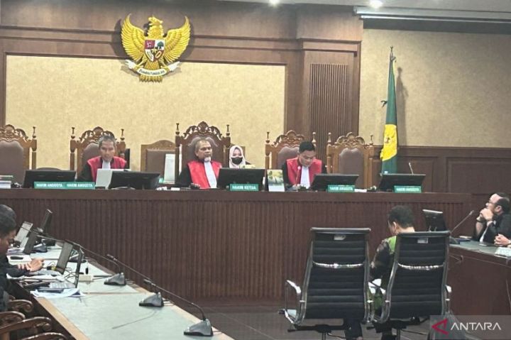 Advokat Junaedi Saibih dalam sidang pembacaan putusan di Pengadilan Tipikor pada PN Jakpus, Selasa (3/3/2026).(ANTARA/Agatha Olivia Victoria)