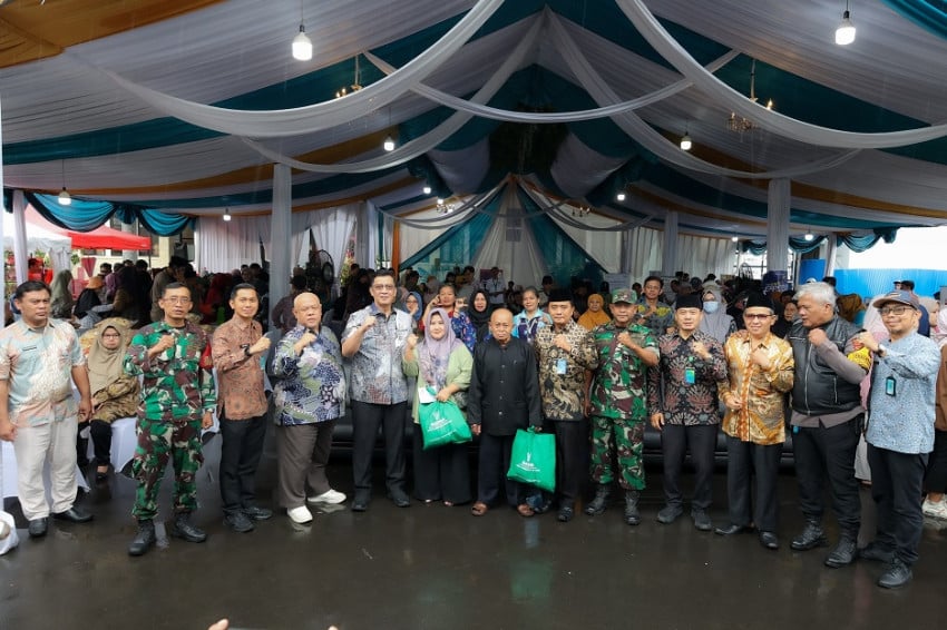 Sekretaris Daerah (Sekda) Kota Tangsel Bambang Noertjhajo mengatakan, bazar Ramadan di Pamulang untuk membantu masyarakat mendapatkan kebutuhan pokok lebih murah dari pasaran. Foto/istimewa