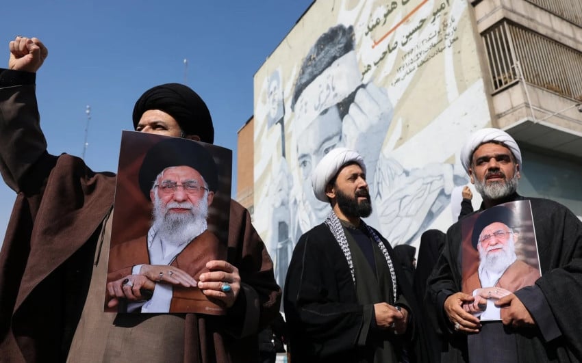 Para pendukung pemerintah Iran menggelar unjuk rasa. Foto/mee