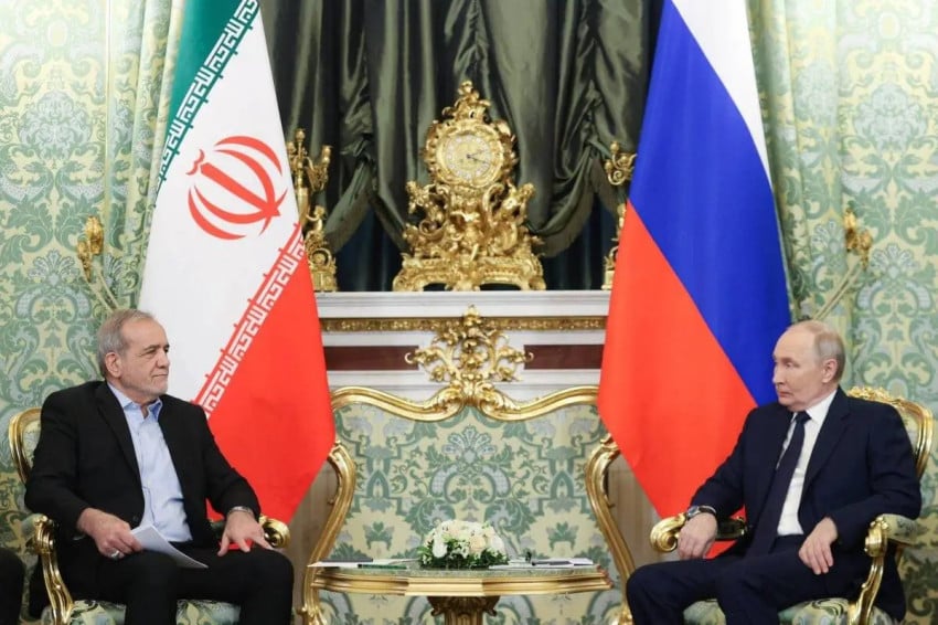 Presiden Rusia Vladimir Putin bertemu Presiden Iran Masoud Pezeshkian bertemu di ibu kota Rusia, Moskow, pada 17 Januari 2025. Foto/anadolu