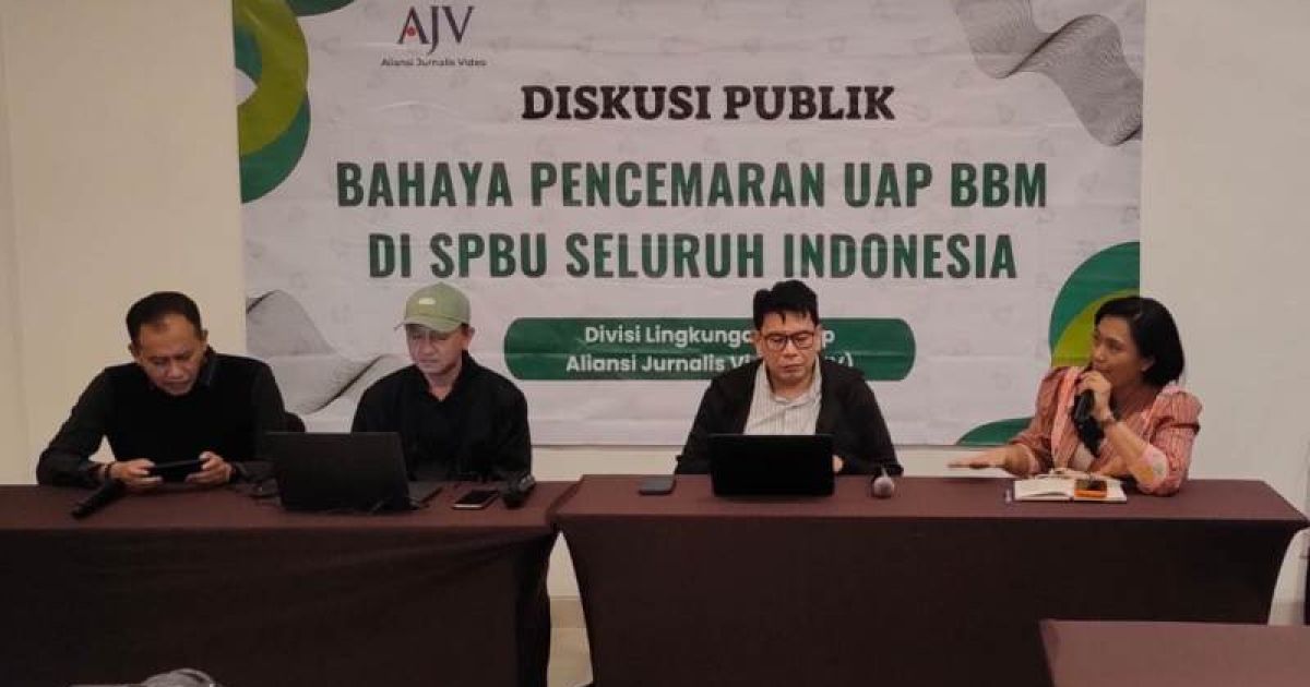 Aliansi Jurnalis Video Divisi Lingkungan Hidup menggelar diskusi publik yang bertemakan, "Bahaya Pencemaran Uap BBM di SPBU". foto: Henry Hens