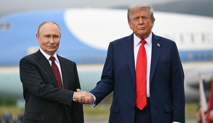 Trump Bungkam Usulan Putin Soal Uranium Iran: Eskalasi Ketegangan Diplomatik Dua Negara Adidaya