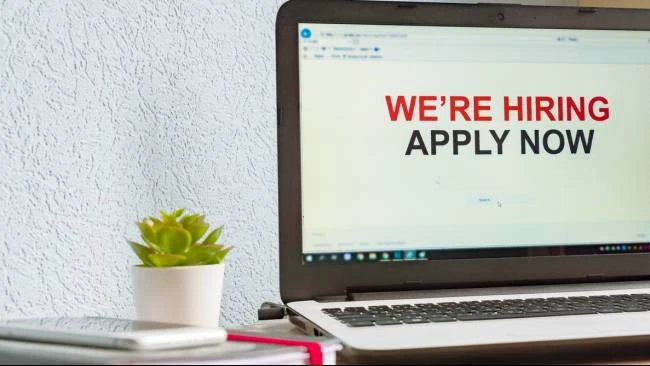 Ilustrasi lowongan kerja (Sumber: Envato/ikvyatkovskaya)