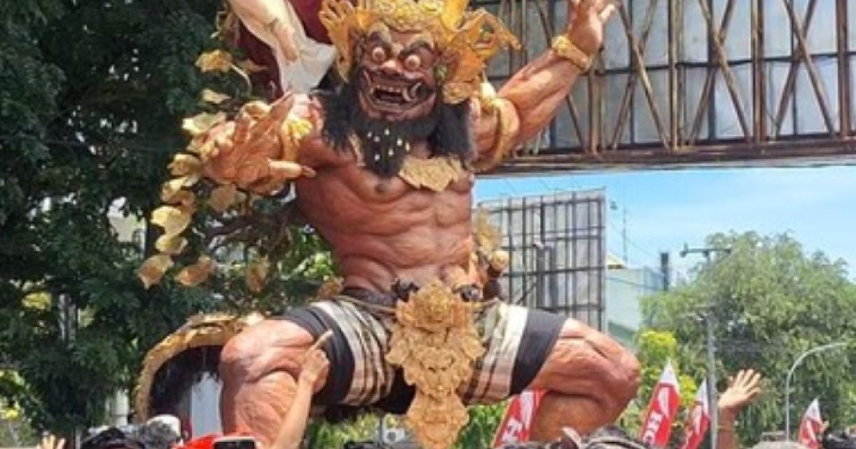 Meriahnya pawai Ogoh-ogoh di Pulau Lombok khususnya di wilayah Kota Mataram, diikuti oleh 105 ogoh-ogoh (Foto:Istimewa)