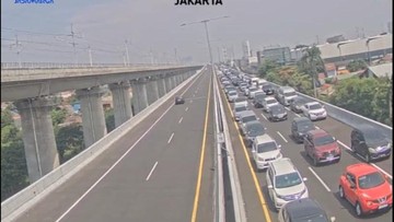 Kemacetan Parah Landa Tol Layang MBZ Arah Cikampek, Volume Kendaraan Melonjak di Pagi Hari