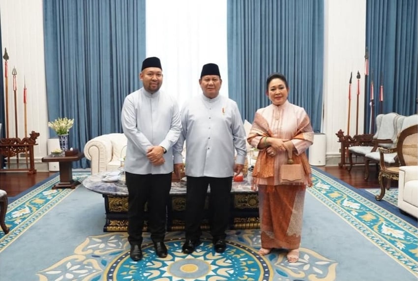 Presiden Prabowo Subianto membagikan momen hangat merayakan Hari Raya Idulfitri 1447 Hijriah bersama Siti Hediati Hariyadi atau Titiek Soeharto dan sang putra, Didit Hediprasetyo di Istana Kepresidenan. Foto: Instagram Prabowo