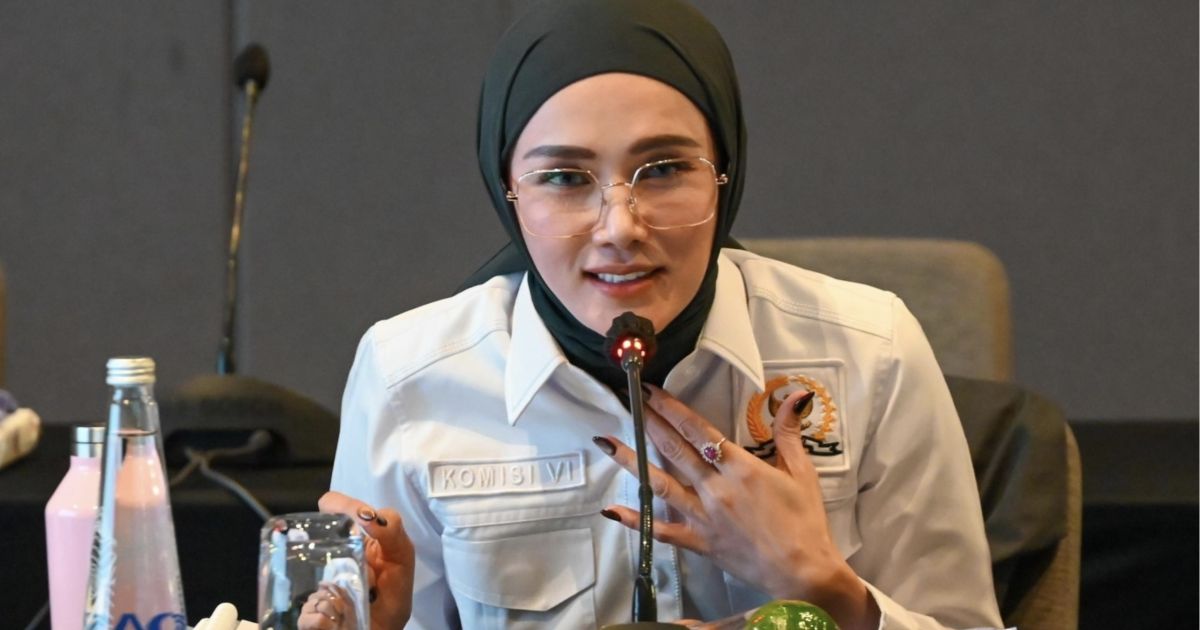 Namanya Terseret Isu Pojokkan Guru, Mulan Jameela Beri Klarifikasi Tegas