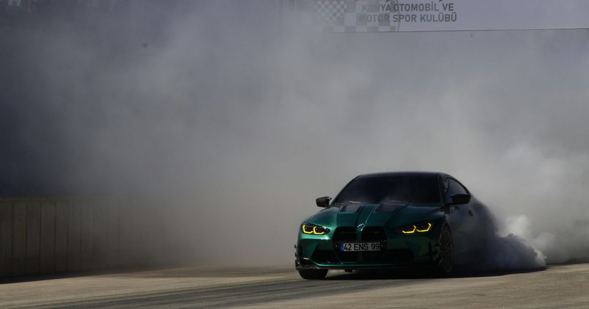 Ketika Bayang Nuklir dalam Perang AI vs Iran Mengguncang Industri Otomotif Global: Ancaman, Peluang, dan Arah Baru Ekonomi Kendaraan Masa Depan