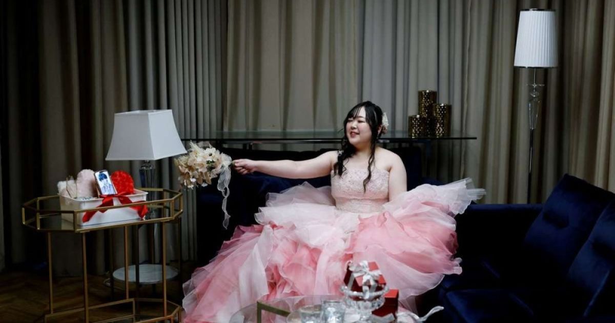 Viral! Perempuan Ini Gelar Pernikahan dengan AI dari ChatGPT, Lihat Endingnya!