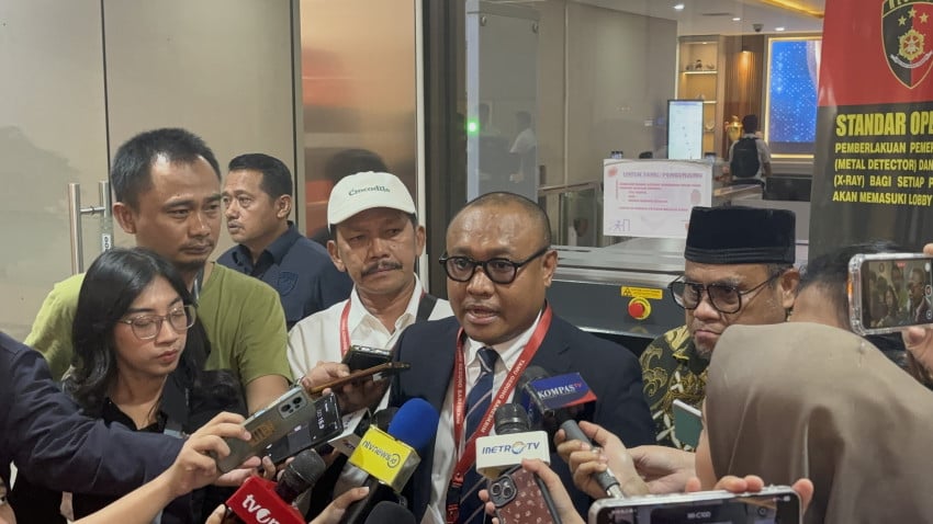 Abdul Haji Talaohu, pengacara Wapres ke-10 dan 12 RI M Jusuf Kalla (JK) di Bareskrim Polri. Foto/Riyan Rizki