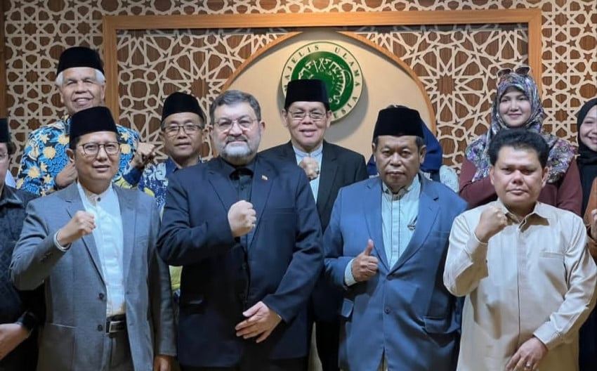 Duta Besar (Dubes) Iran untuk Indonesia Mohammad Boroujerdi bersilaturahmi ke Kantor Majelis Ulama Indonesia (MUI), Jakarta Pusat, Senin (6/4/2026). Foto/Tangkapan layar IG @cholilnafis