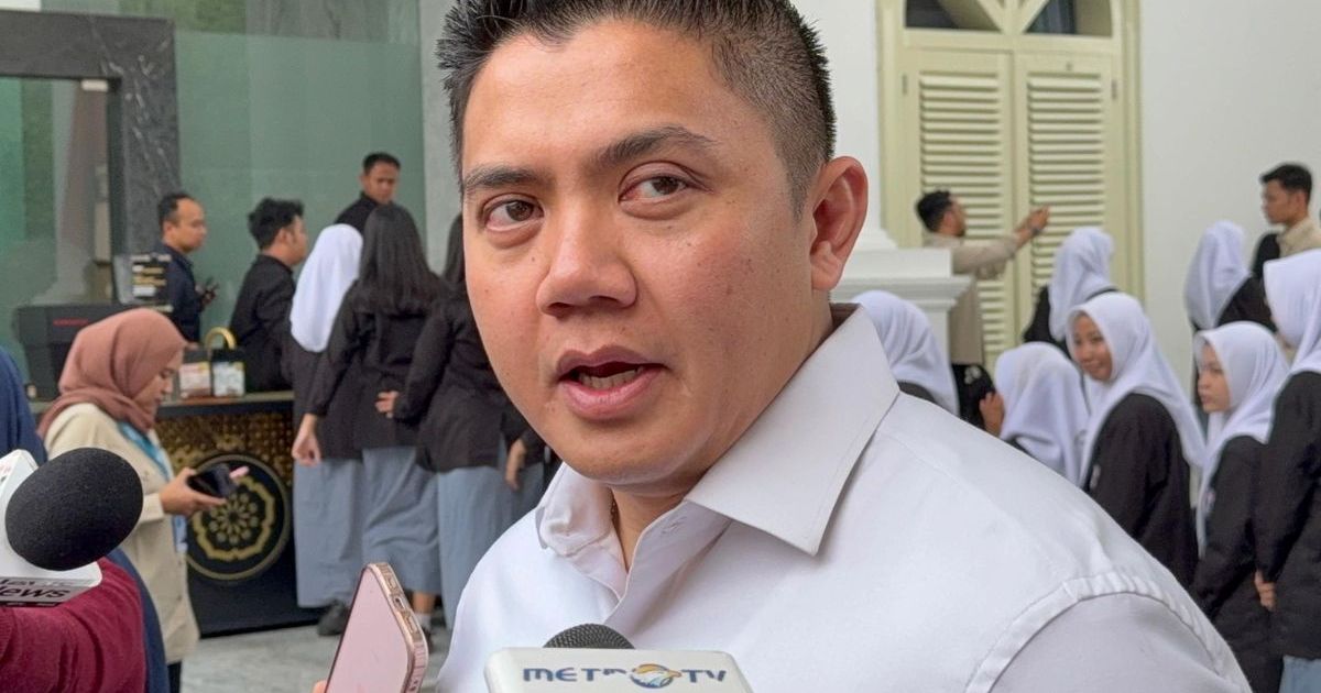 Seskab Teddy Buka Suara Soal Reshuffle Kabinet, Jawaban Singkatnya Bikin Penasaran!