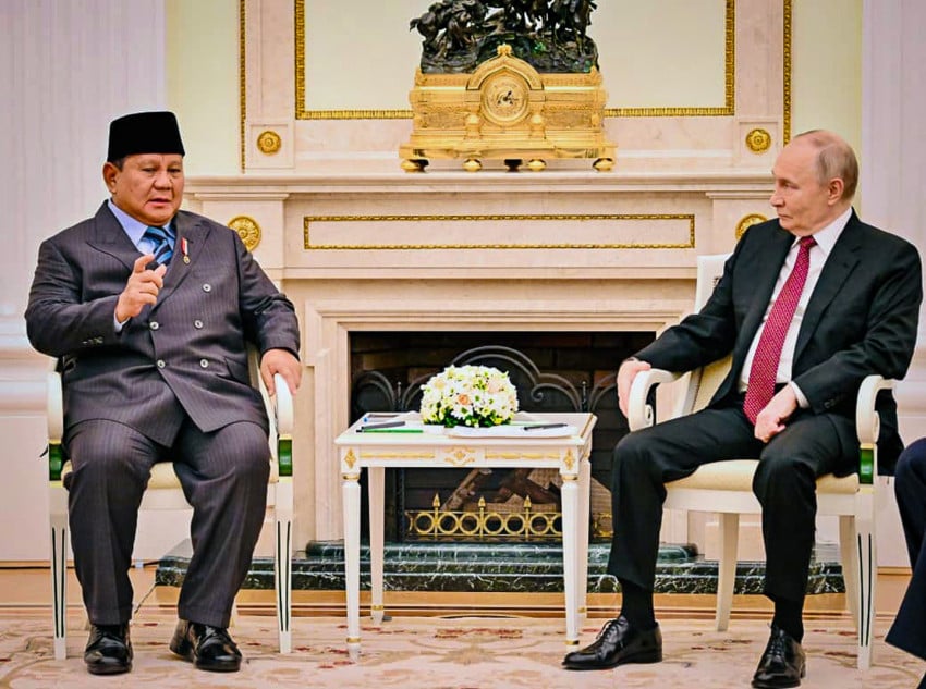 Presiden Prabowo Subianto bertemu dengan Presiden Vladimir Putin di Istana Kremlin, Moskow, Rusia pada Rabu, 10 Desember 2025. Foto: BPMI Setpres