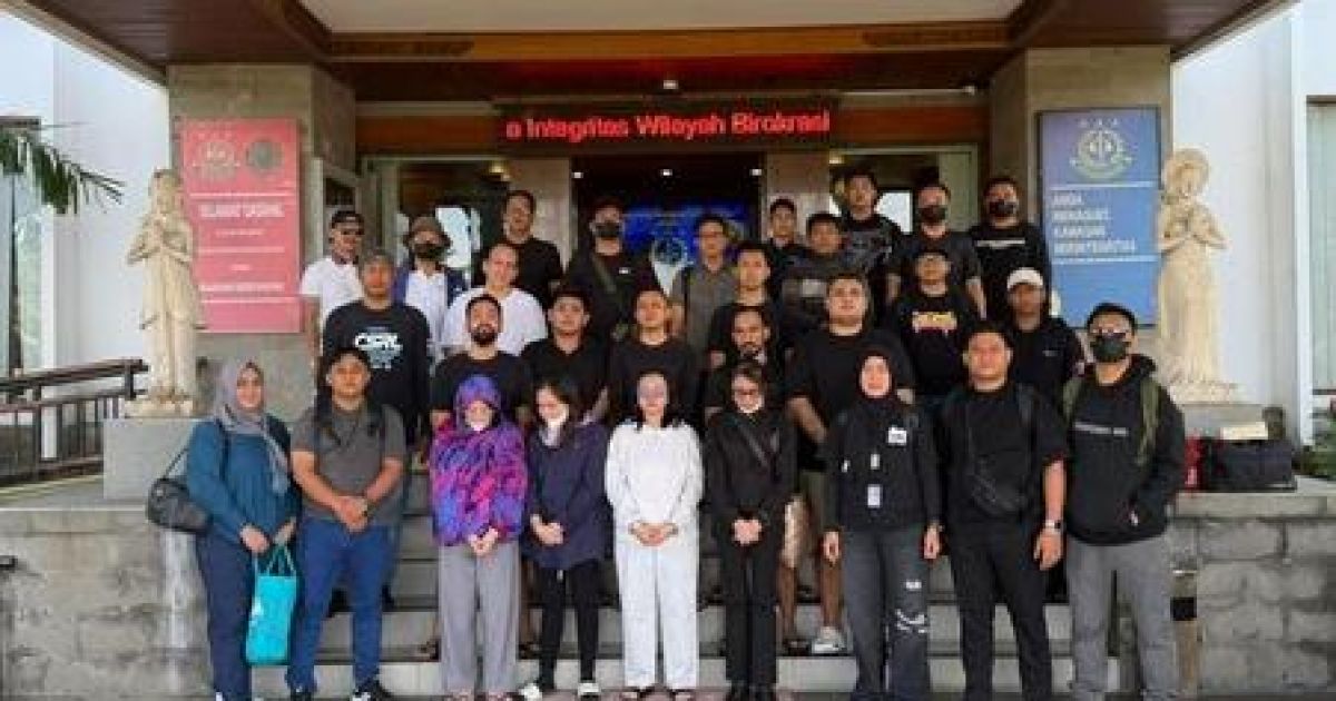 Bareskrim Polri melimpahkan 12 tersangka narkoba jaringan DWP Bali ke Kejari Badung. [Foto: ist]