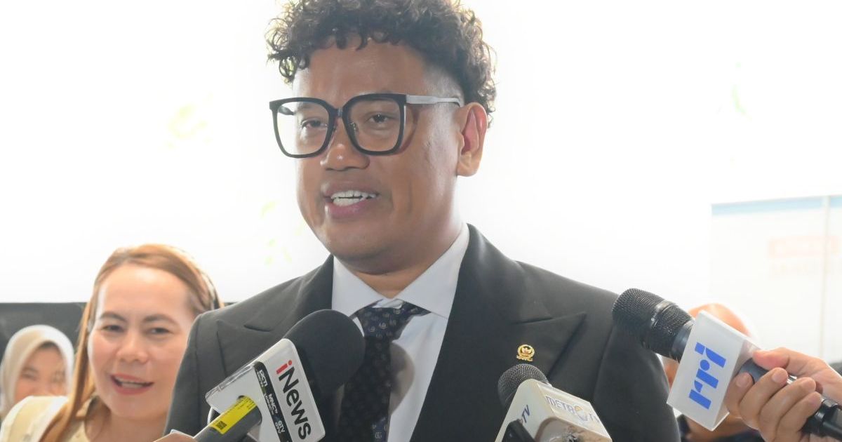 Uya Kuya dalam sesi wawancara di DPR/ Istimewa.