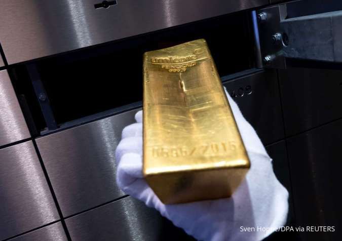 Sentimen Pasar Tertekan, Harga Emas Domestik Anjlok ke Titik Terendah Sepekan