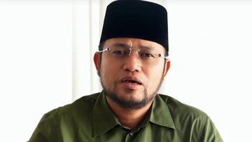 Gubernur Kalimantan Timur (Kaltim) Rudy Mas'ud menuai polemik buntut sejumlah kebijakan yang menggunakan anggaran jumbo.CNN