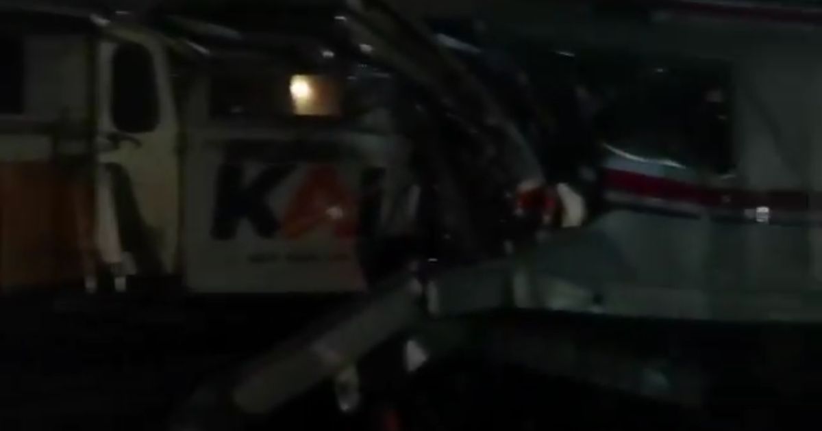 KA Argo Bromo Adu Banteng dengan KRL Commuter Line di Bekasi, Penumpang Panik dan Gerbong Rusak!