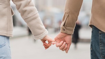 Tanda-tanda Kecil yang Menunjukkan Seseorang Serius dalam Hubungan/Foto: Freepik
