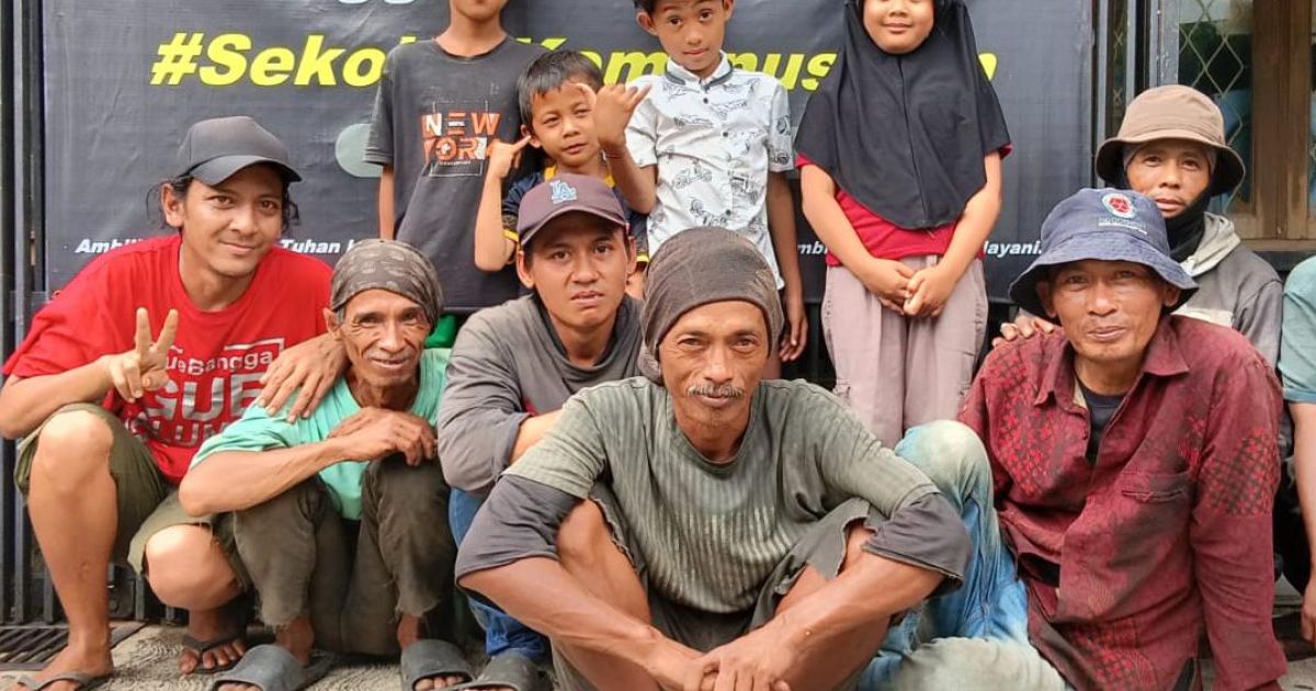 Yayasan Humaniora mendesak Walikota Bekasi menangani masalah warga tanpa KTP dan KK di Jatisampurna. [Foto: ist]