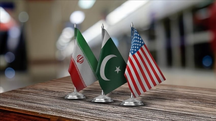 Bendera Iran, Pakistan dan Amerika Serikat. Foto/anadolu