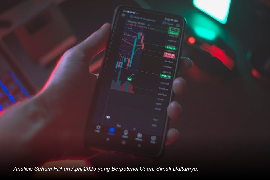 Grafik candlestick saham berwarna hijau yang menunjukkan tren kenaikan stabil di tengah layar monitor bursa saham modern.