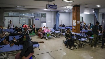 Anggita Rizka Utami (37), salah satu korban luka kecelakaan maut antara Kereta Api (KA) Argo Bromo Anggrek dan KRL di Stasiun Bekasi Timur, yang sempat diizinkan pulang, namun kini dirawat lagi di RSUD dr. Chasbullah Abdulmadjid Kota Bekasi, Jawa Barat. Ilustrasi (ANTARA FOTO/Asprilla Dwi Adha)