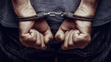Ilustrasi. Polisi amankan terduga mahasiswa MFFRS (20) di Makassar bawa badik dan parang diduga akan ikut aksi May Day. (Istockphoto/D-Keine)