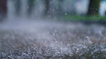 Ilustrasi hujan dan banjir. (Istockphoto/Yury Karamanenko)