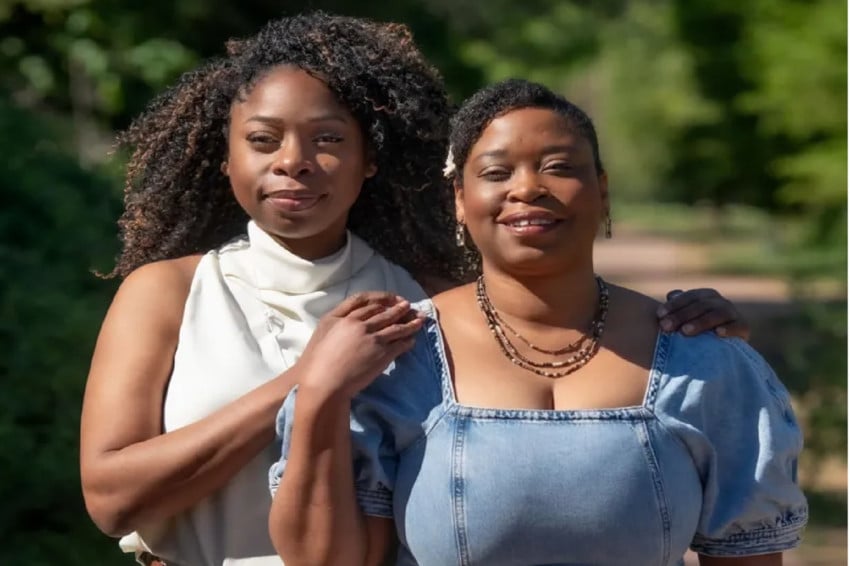 Michelle dan Lavinia Osbourne, si kembar non-identik dilahirkan berselang beberapa menit oleh ibu yang sama. Tapi, mereka memiliki ayah yang berbeda. Foto/BBC