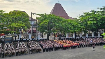 Apel gabungan persiapan pengamanan aksi unjuk rasa nelayan di halaman Pendopo Kabupaten Pati, Jawa Tengah, Senin (4/5/2026). (ANTARA/HO-Humas Polresta Pati)