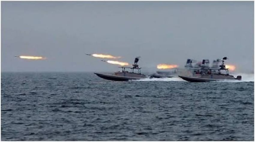 Ketegangan Regional Meningkat: Dua Rudal Diduga Mengenai Kapal Perang Angkatan Laut AS di Perairan Selatan Iran