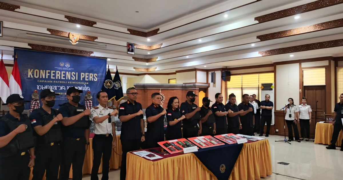 Foto Konferensi Pers Hasil Capaian Patroli Keimigrasian “Dharma Dewata” Provinsi Bali Tahun 2026 (Infotren)