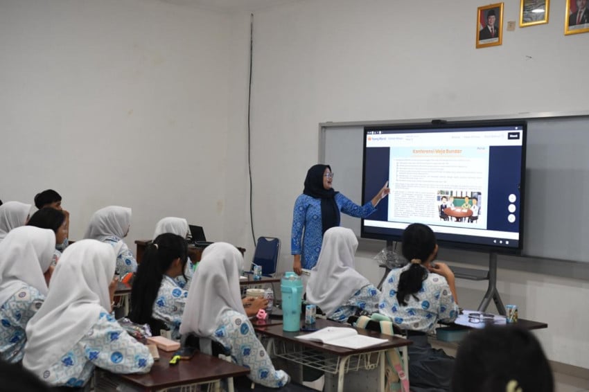 Kemendikdasmen menegaskan guru non-ASN di sekolah yang dikelola pemda jadi bagian penting dalam pendidikan. Foto/BKHM.