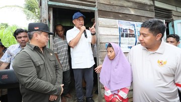 Mendagri Muhammad Tito Karnavian dan Menteri PKP Maruarar Sirait meninjau persiapan pelaksanaan program BSPS di Kelurahan Teritip, Kota Balikpapan, Kalimantan Timur, Selasa (5/5). (Foto: Arsip Kemendagri)