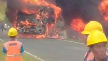 Sebanyak 16 korban dilaporkan tewas akibat kecelakaan maut antara bus ALS dan truk tangki di Jalan Lintas Sumatera, Kabupaten Musi Rawas Utara, Sumatera Selatan ANTARA/HO-BPBD Muratara