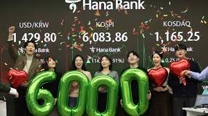 The Korea Composite Stock Price Index (KOSPI) achieved a historic milestone by jumping beyond 6000 points in February. A factor in the rise has been an increase in debt-financed investing. © Yonhap