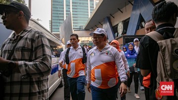 Gubernur DKI Jakarta Pramono Anung mengatakan kegiatan Hari Bebas Kendaraan Bermotor (HBKB) atau Car Free Day (CFD) di Jalan Rasuna Said, Jakarta Selatan, akan berlaku efektif mulai 1 Juni 2026. (CNNIndonesia/Adi ibrahim)