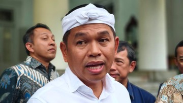Gubernur Jabar Dedi Mulyadi berencana menghapus pajak bermotor dan menggantinya dengan kebijakan jalan berbayar. Bima Bagaskara/detikJabar