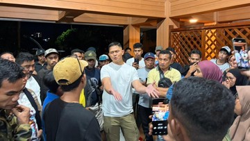 TNI bubarkan acara nobar film 'Pesta Babi' di Ternate. (Nurkholis Lamaau/detikcom)