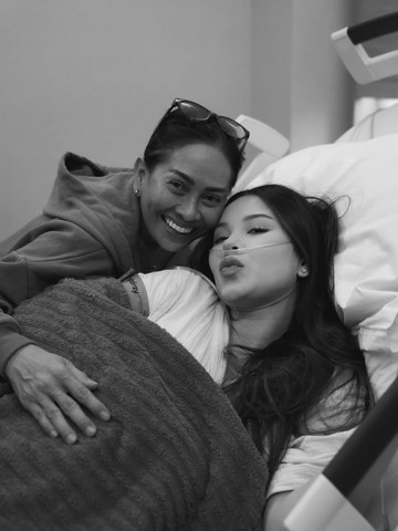 Ilustrasi: Momen Haru Risa Dewi Temani Persalinan Cucu Pertama Al Ghazali dan Alyssa Daguise