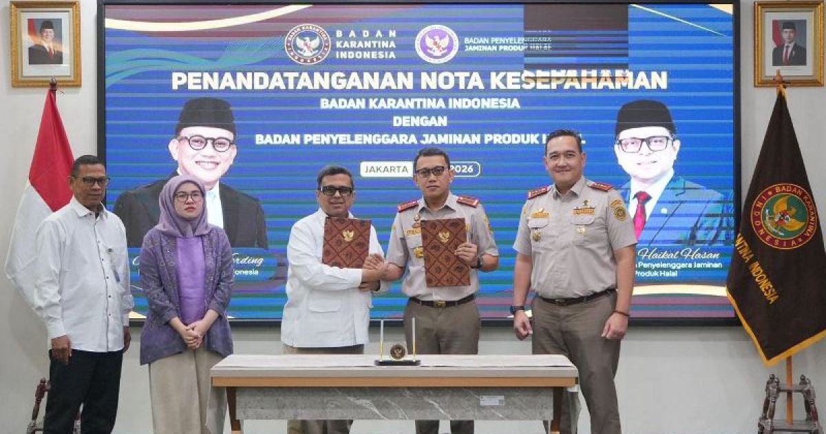 BPJPH dan Barantin menandatangani MoU sinergi tugas dan fungsi di bidang karantina hewan, ikan, dan tumbuhan dalam penyelenggaraan Jaminan Produk Halal. foto: BPJPH