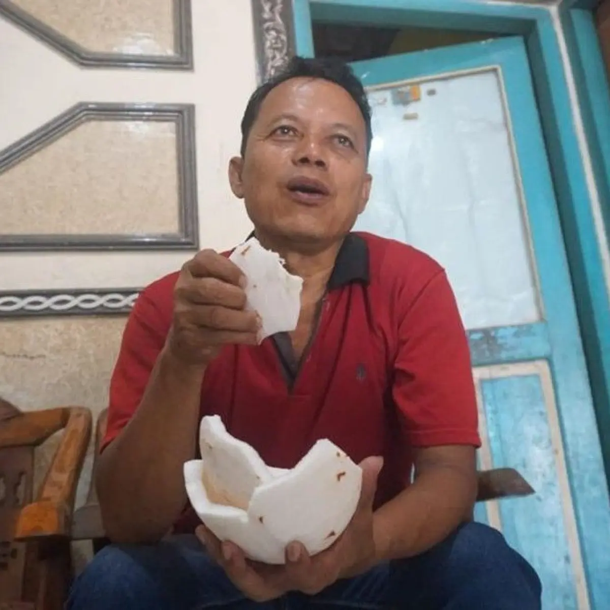Kisah Unik Ali Imron, Warga Jombang yang Wajib Konsumsi Kelapa Tua Sebagai Pendamping Nasi